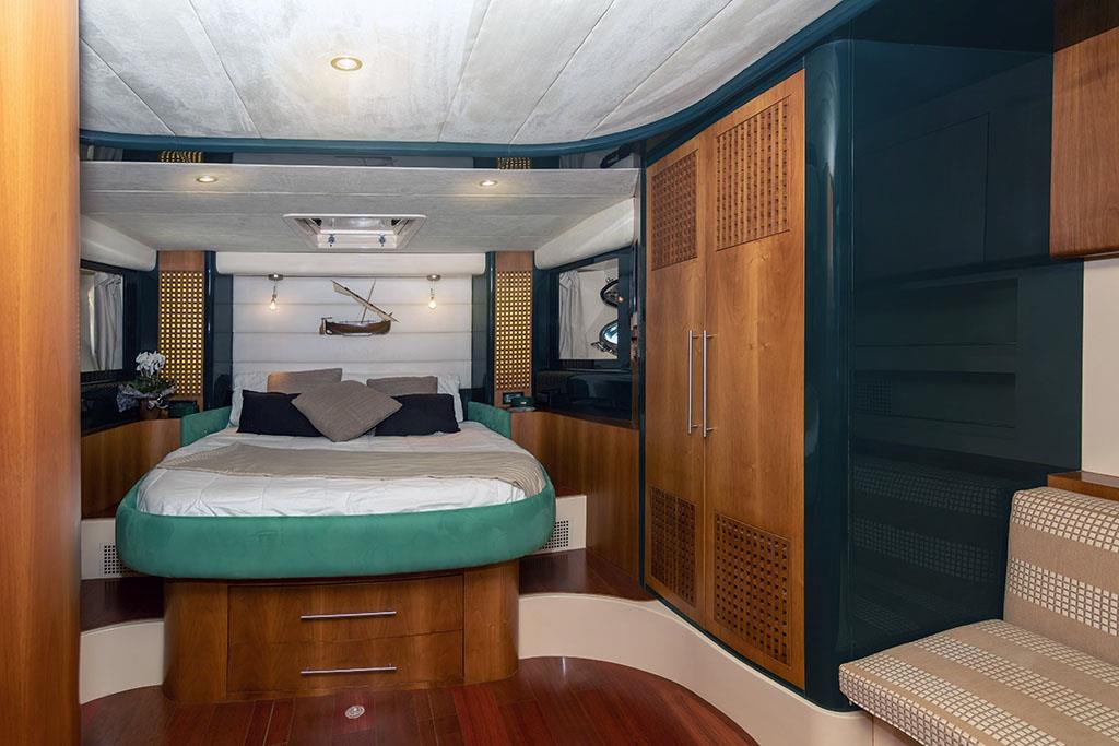 1998 RIVA 70' DOLCE VITA 